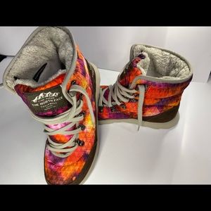 The north face thermoball lace boots size 6